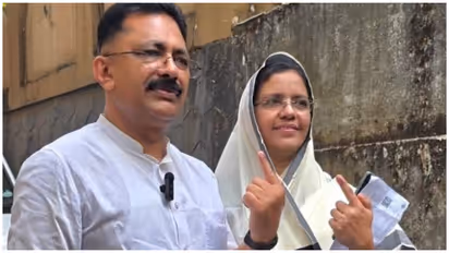 w 412h 232croprect 1x0x1278x719imgid 01kt61n46ppgg7a22a1nnrkm8gimgname kt jaleel with wife 1780467011798