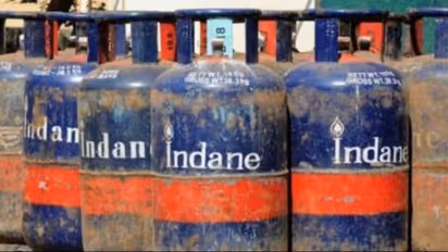 w 412h 232croprect 2x0x1596x898imgid 01kkas8c0re6jaa9q34gqqx9y0imgname commercial lpg cylinder shortage india mumbai bengaluru restaurants gas supply crisis hospitality sector impact 2 1773109784600