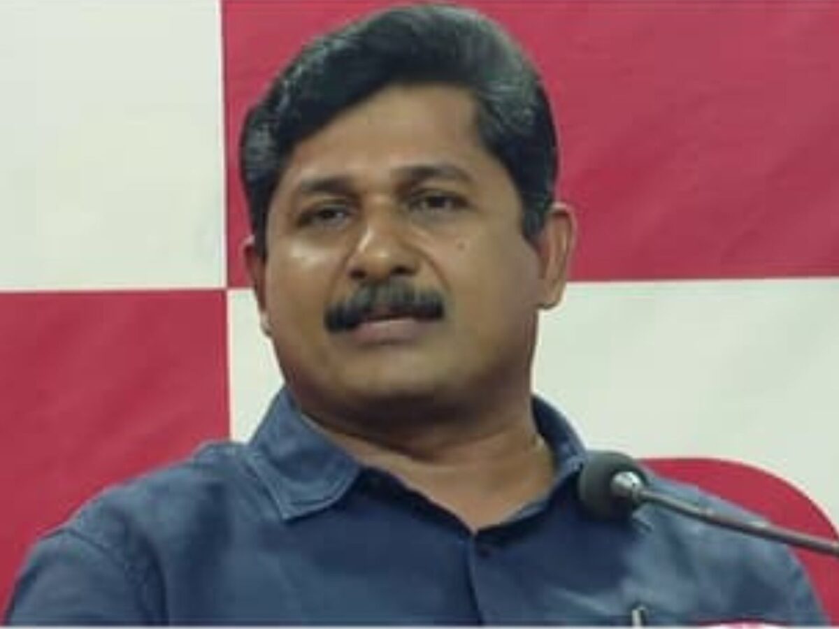 വന്ദേമാതരം ഇന്ന് ഒരു ഗീതം മാത്രമല്ല, സംഘപരിവാരത്തിൻ്റെ രാഷ്ട്രീയ ആയുധമാണെന്ന് എം സ്വരാജ്