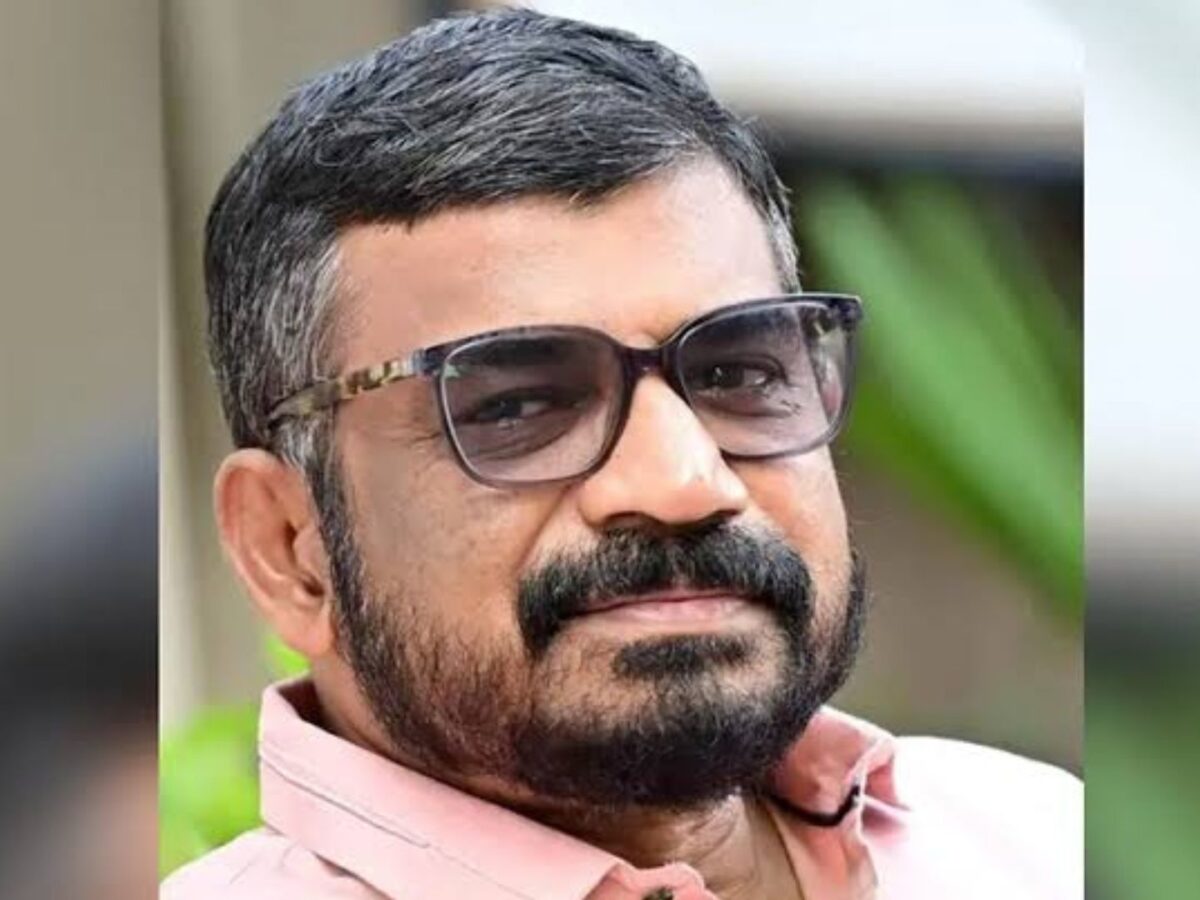 ദേശാഭിമാനി അസോസിയേറ്റ് എഡിറ്റർ കെ ആർ അജയൻ രാജിവച്ചു ‎