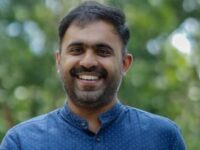 ആറന്മുളയിൽ ദുരിതാശ്വാസ പ്രവർത്തനത്തിന് എത്തിയ ഓഫ് റോഡ് വാഹനത്തിന് മോട്ടോർ വെഹിക്കിൾ ഇൻസ്പെക്ടർ പിഴ ചുമത്തിയ സംഭവത്തിൽ ഇടപ്പെട്ട് അബിൻ വർക്കി എംഎൽഎ
