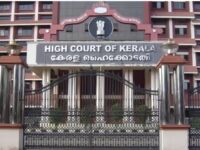 വി ഡി സവർക്കറുമായി ബന്ധപ്പെട്ട് വിവാദ ചോദ്യം ഉൾപ്പെടുത്തിയ അധ്യാപകന്റെ സസ്പെൻഷൻ സ്റ്റേ ചെയ്തു
