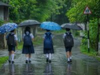 2 ജില്ലകളിലെ ദുരിതാശ്വാസ ക്യാപുകൾ പ്രവർത്തിക്കുന്ന വിദ്യാഭ്യാസ സ്ഥാപനങ്ങൾക്ക് നാളെ അവധി