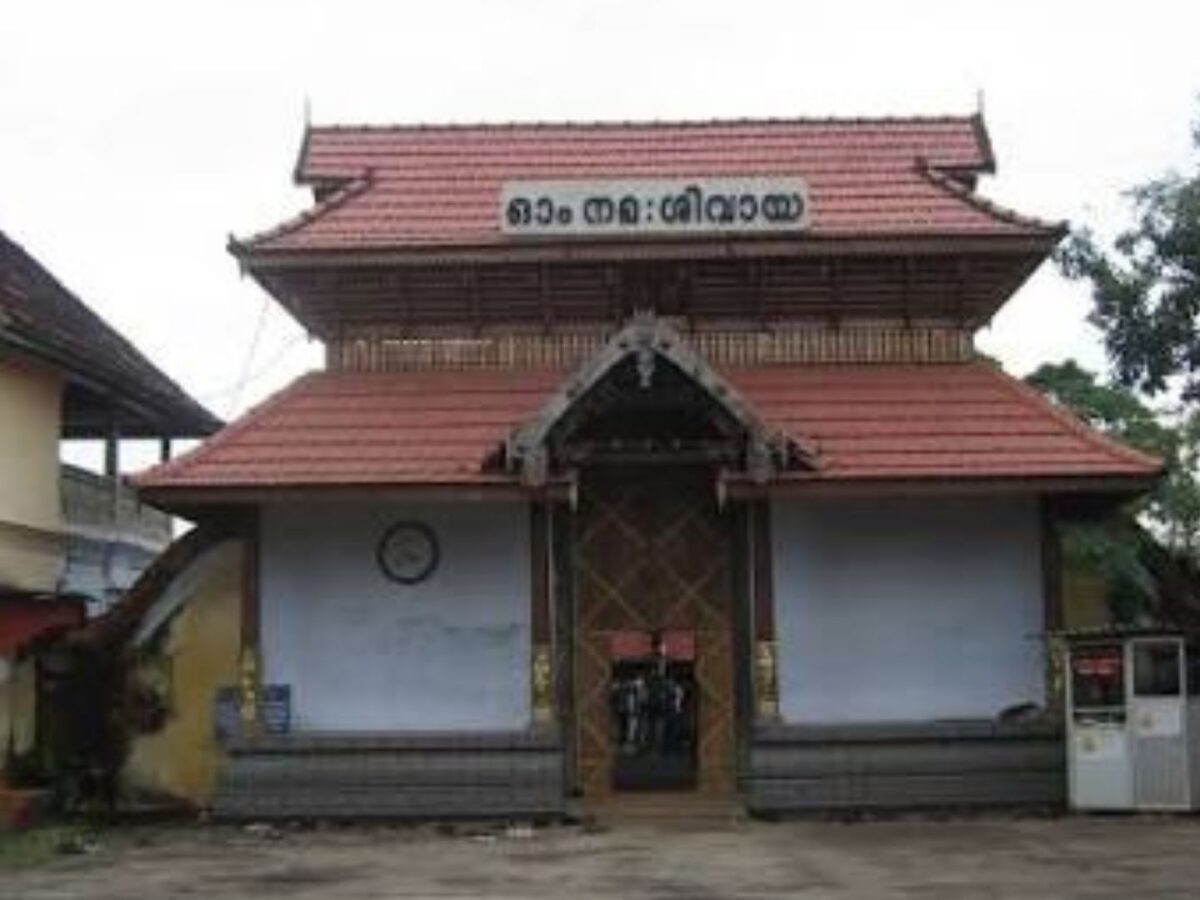 എറണാകുളം ശിവക്ഷേത്രത്തിലെ സാമ്പത്തിക ക്രമക്കേടുകൾ സംബന്ധിച്ച് സമഗ്രമായ അന്വേഷണത്തിന് ഉത്തരവിട്ട് കമ്മീഷണർ