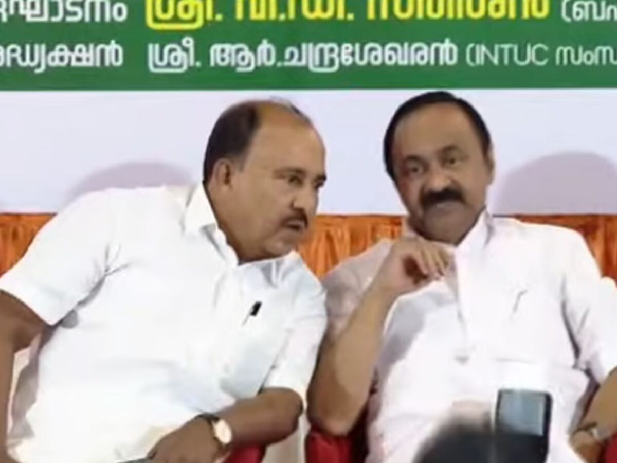 മുഖ്യമന്ത്രി വി ഡി സതീശനും ഐഎൻടിയുസി പ്രസിഡന്റ് ആർ ചന്ദ്രശേഖരനും വേദി പങ്കിട്ടു