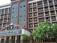ട്രഷറി വകുപ്പിലെയും ആസൂത്രണ വകുപ്പിലെയും സ്ഥലം മാറ്റം തടഞ്ഞ കേരള അഡ്മിനിസ്ട്രേറ്റീവ് ഉത്തരവ് സ്റ്റേ ചെയ്ത് ഹൈക്കോടതി