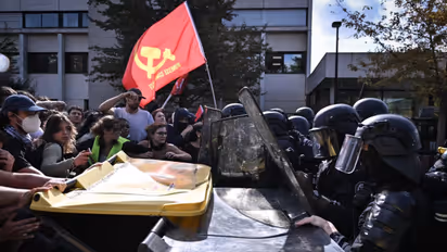 w 412h 232croprect 0x0x1280x720imgid 01m3yc1d86tz03d1n139xxb4pnimgname student protest in france 1790946882822