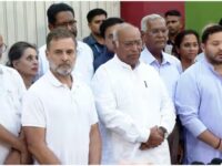 ഗ്യാനേഷ് കുമാറിന്റെ രാജി ആവശ്യപ്പെട്ടുള്ള പ്രക്ഷോഭം കൂടുതൽ ശക്തമാക്കാൻ ഇന്ത്യ സഖ്യം നേതാക്കളുടെ തീരുമാനം